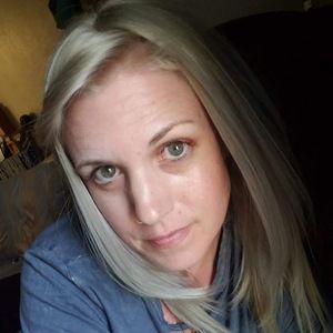 Meet your Posher, Amora